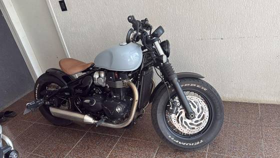 TRIUMPH BONNEVILLE BOBBER 1200 TRIUMPH BONNEVILLE BOBBER 1200